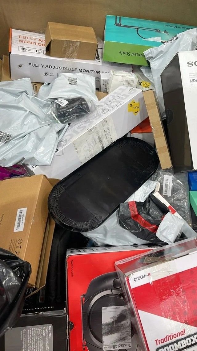 Premium Wholesale Headphone Pallets for Resellers - Image 4
