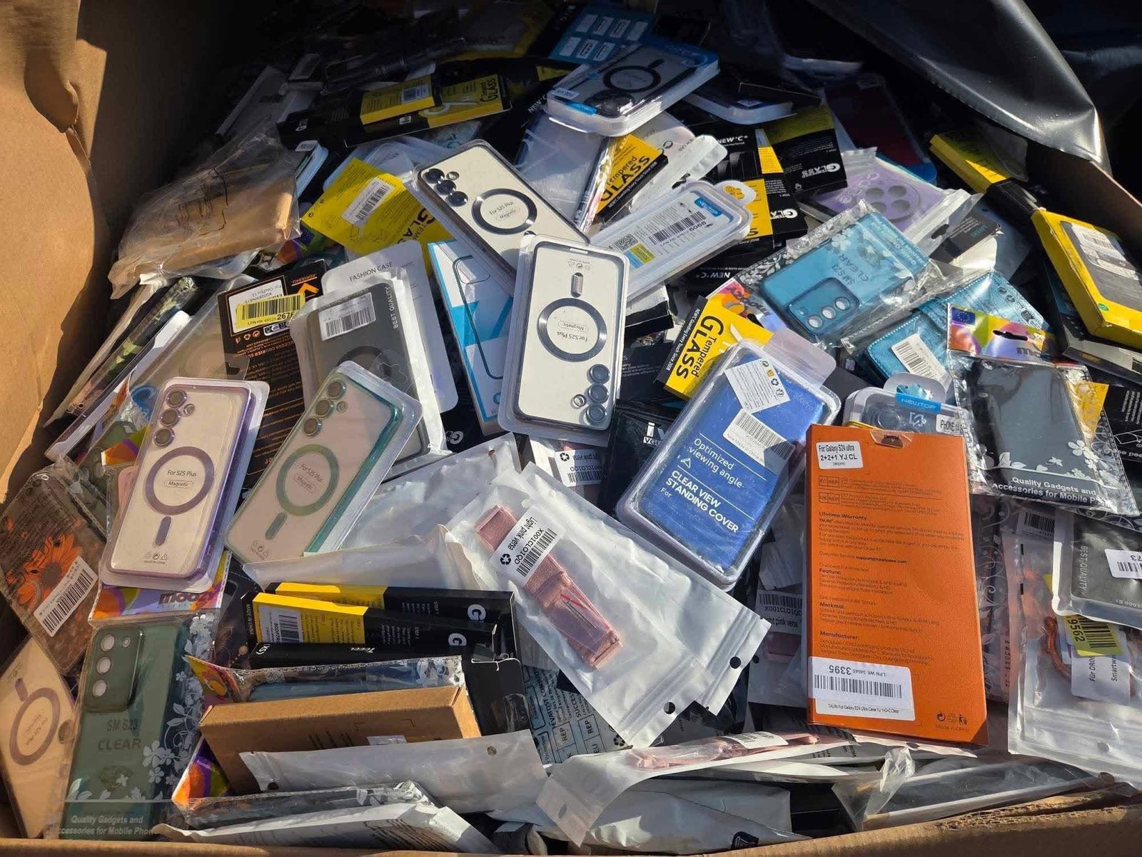 Wholesale Smartphone Accessories Pallets - Image 8